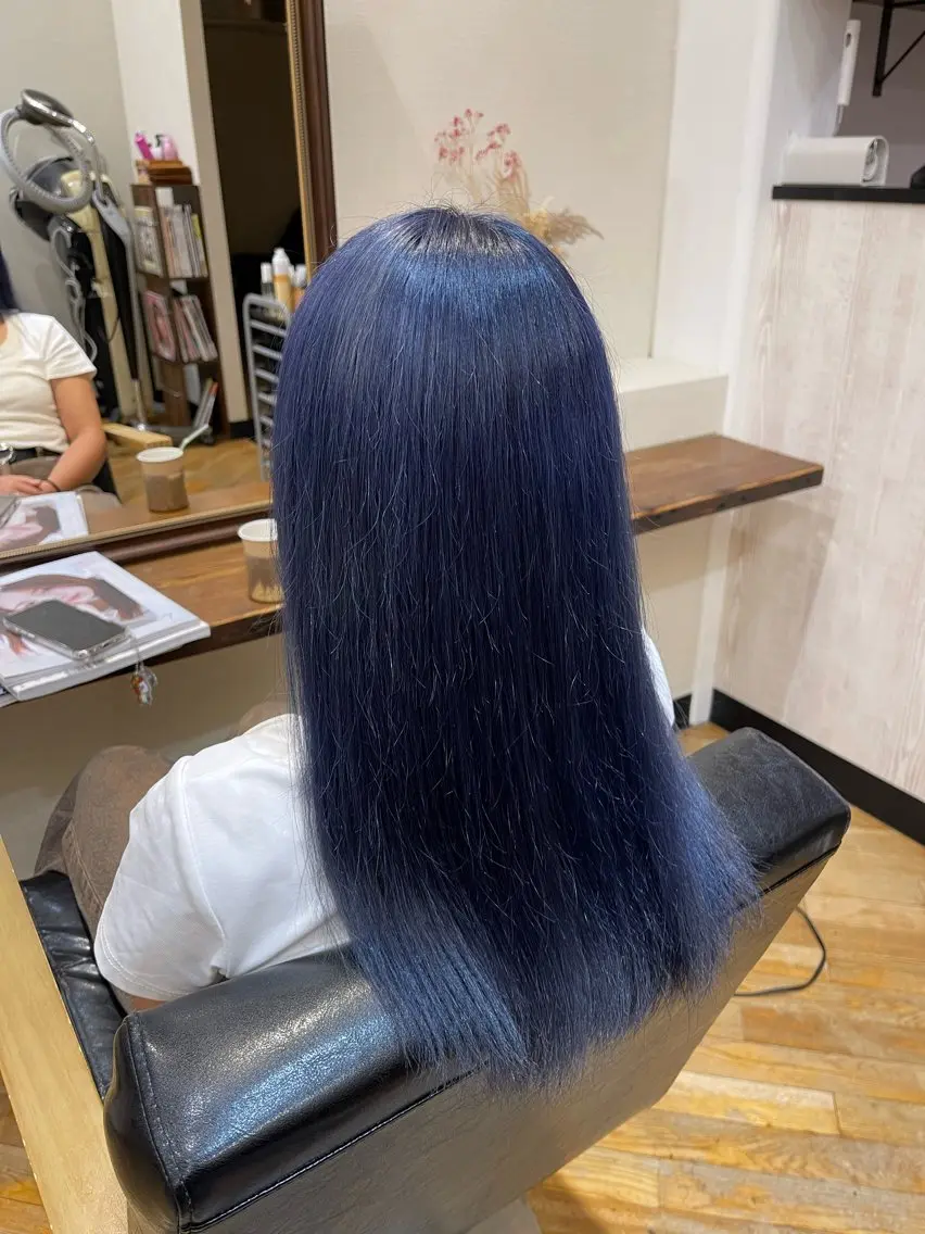 ロング カラー ヘアカラー 佐藤 海璃のヘアスタイル