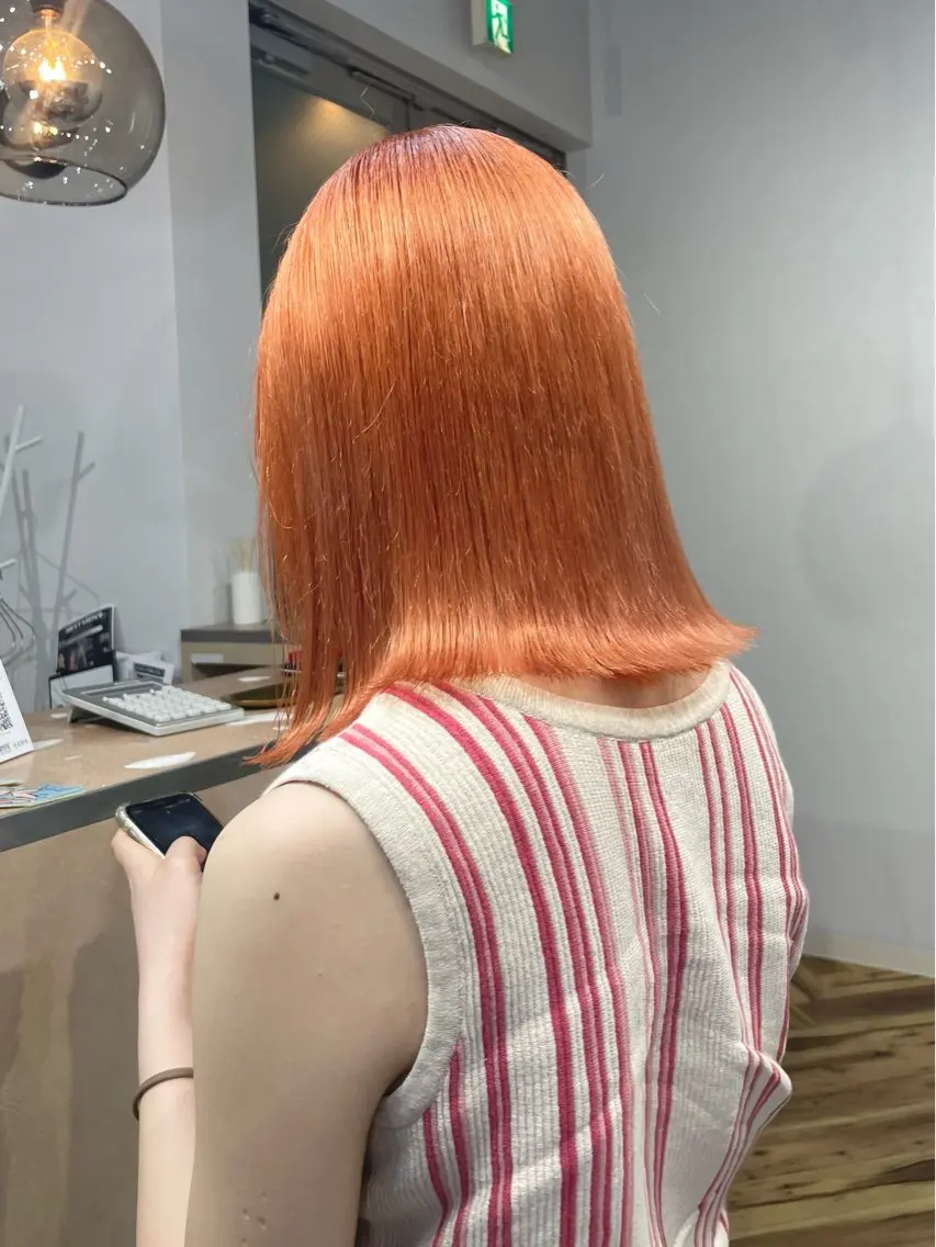 ロング カラー オレンジ ヘアカラー トリートメント SHOTO ハイトー ン/ブロンドカラーのヘアスタイル