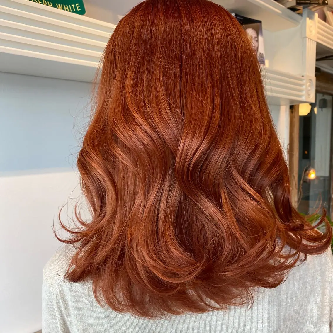 ミディアム KAREN🕊️ 大宮美容室のヘアスタイル