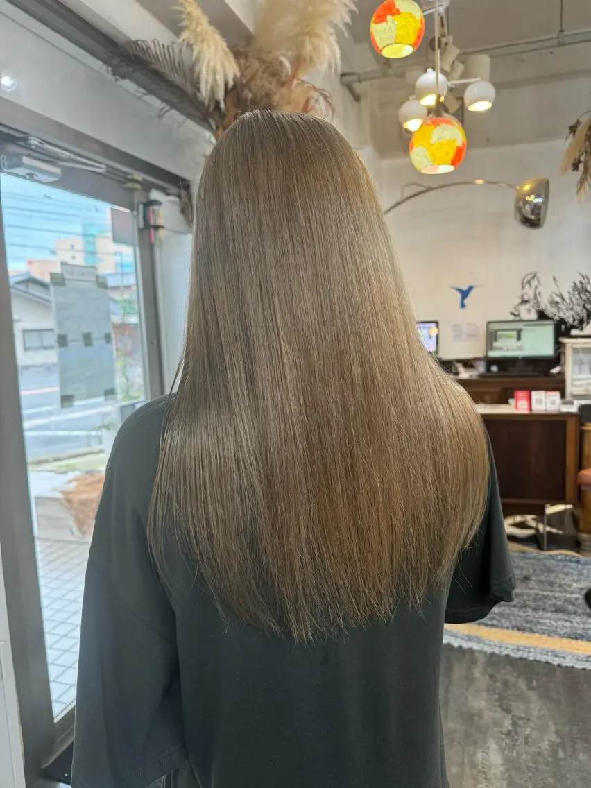 ロング カラー グレージュ ミルクティーグレージュ YURAGI🌿 SAKIのヘアスタイル