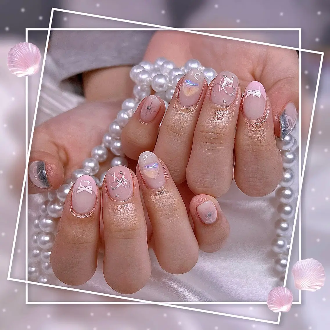 ネイル フレンチネイル グラデーション キラキラネイル 韓国ネイル マグネットネイル ハンドネイル ハンドケア Chill Nailsalonのネイルデザイン
