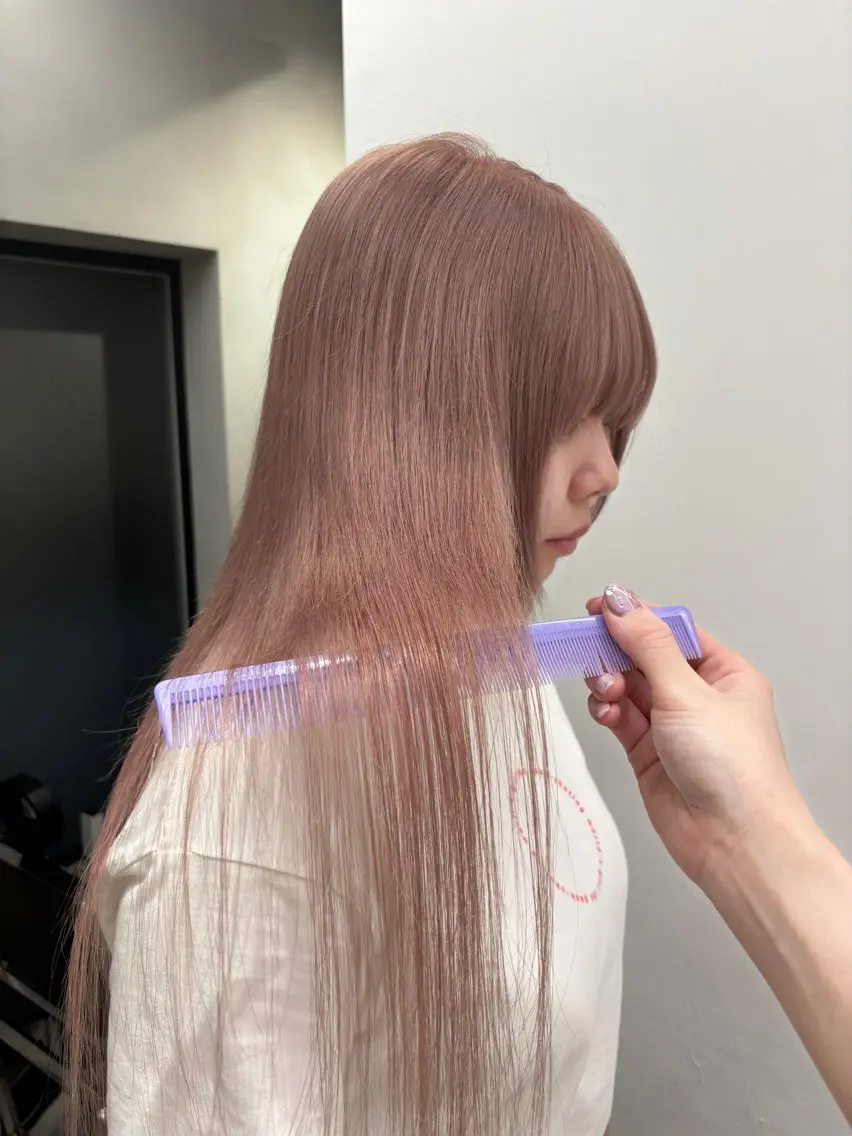 ロング 盛れる透明感カラー・ momokaのヘアスタイル