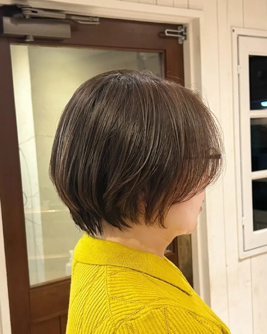 ショート 丸みショート ショートヘア yusa🌿‬レイヤ ー/赤みなしカラーのヘアスタイル