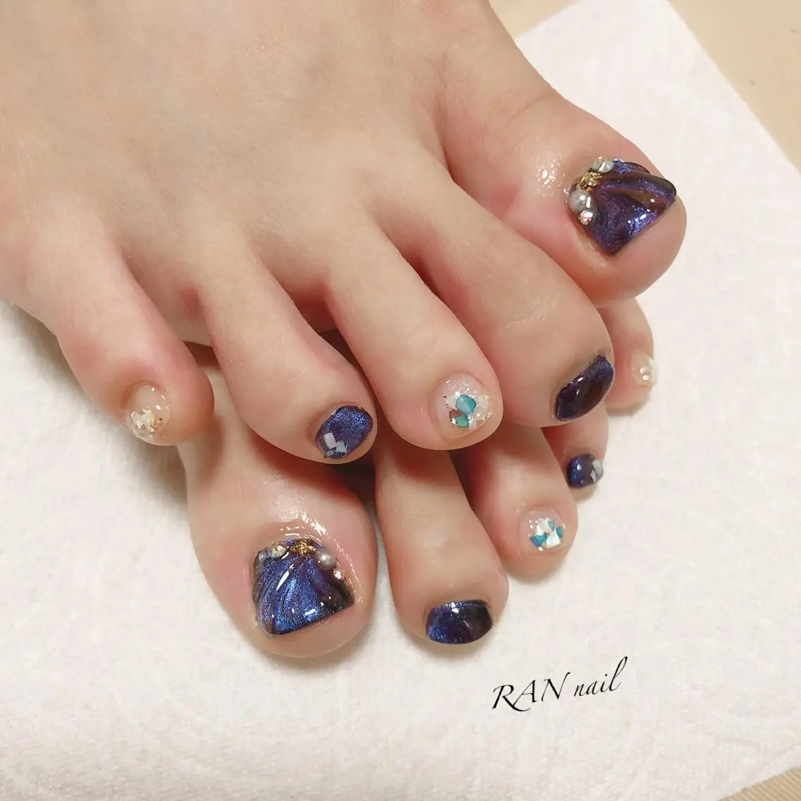 ネイル フットネイル キラキラネイル ハンドネイル フットネイル RAN nailのネイルデザイン