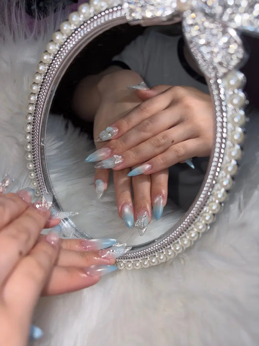 ネイル クリアネイル ハンドネイル nail salon Lilynのネイルデザイン