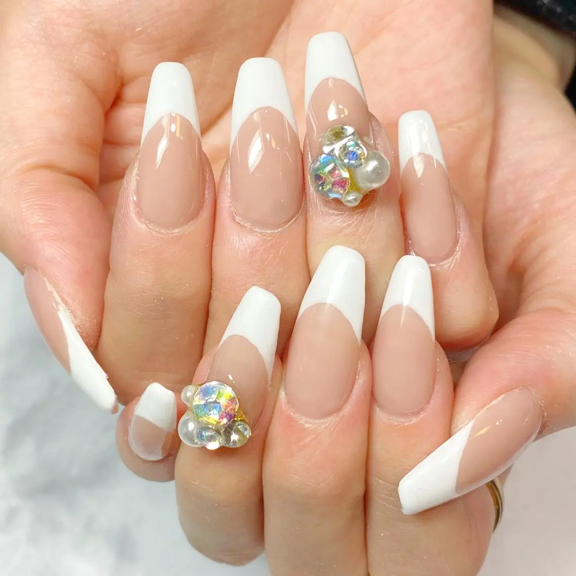 ネイル フレンチネイル ジェルネイル スカルプネイル ネイルチップ ハンドネイル YUN 💅のネイルデザイン