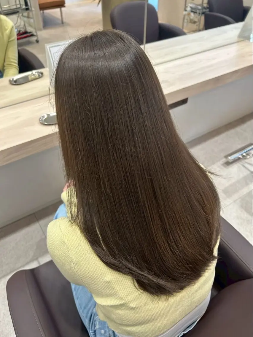 セミロング ヘアカラー 🍒透明感×艶カラー 🍒こなんのヘアスタイル