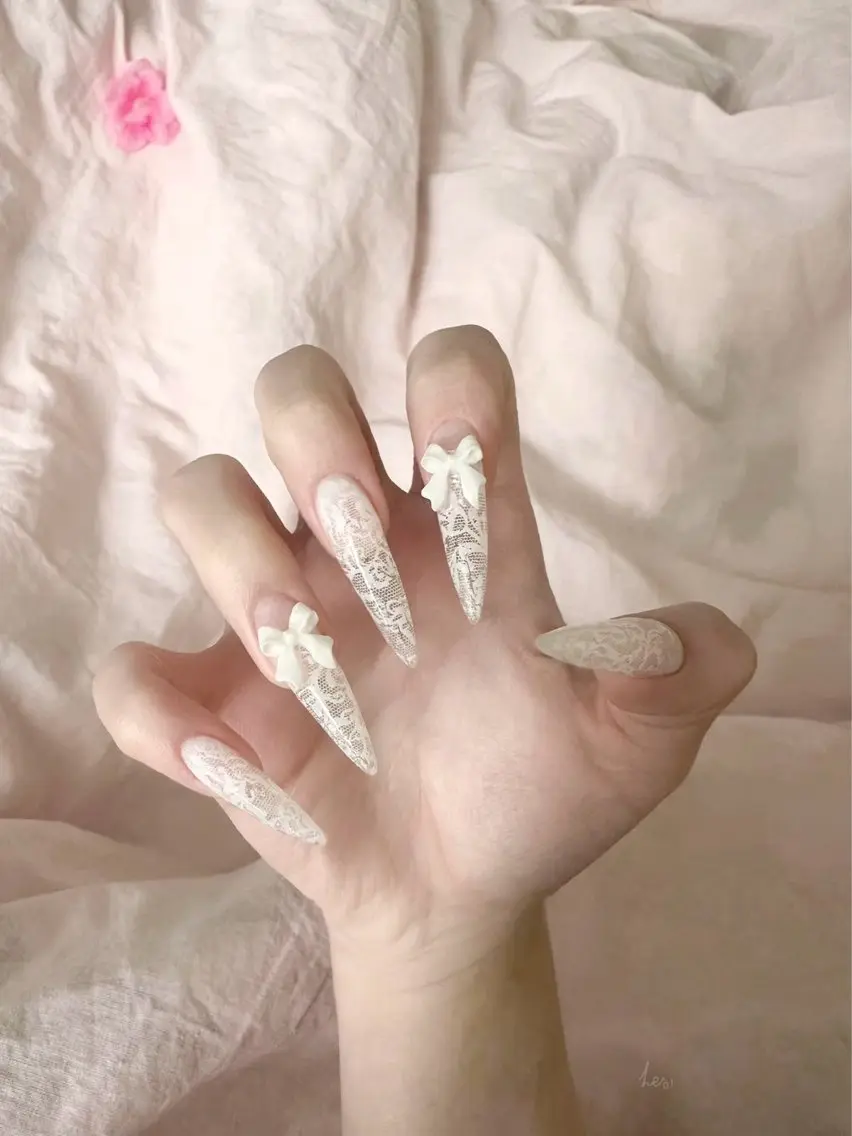 ネイル フレンチネイル ガーリー ガラスフレンチ 氷ネイル・うるうるネイル キラキラネイル ハンドネイル JOSIE nail studioのネイルデザイン