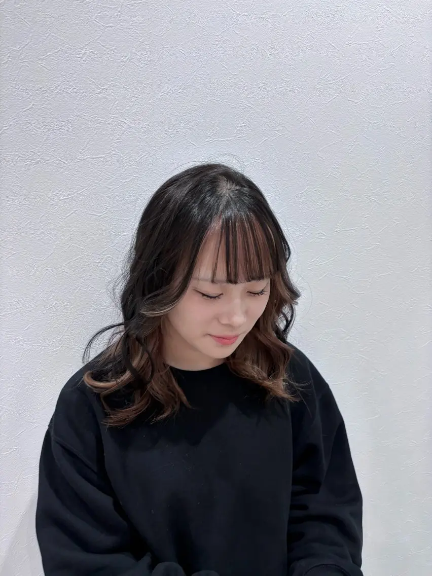 セミロング カラー ブリーチ レイヤーカット 金沢美容室 KUSHUKAのヘアスタイル
