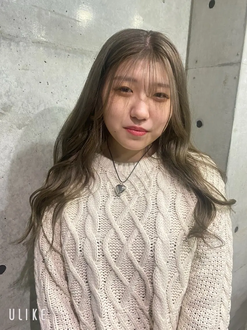 ロング カラー ブリーチ グレージュ 増井 彩乃のヘアスタイル