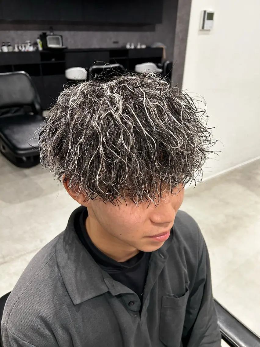 ⚡️カット+メッシュ+ケアパーマ⚡️バチバチメニュー⚡️の写真