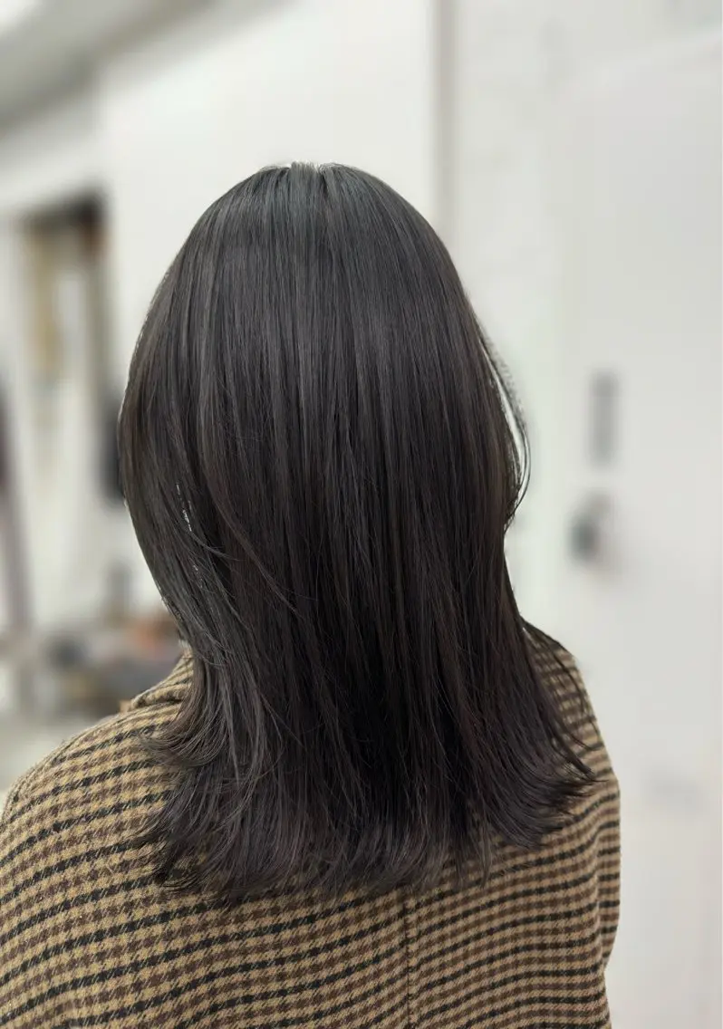 ミディアム 【顔まわりレイヤー透 明感カラー今崎太河】のヘアスタイル