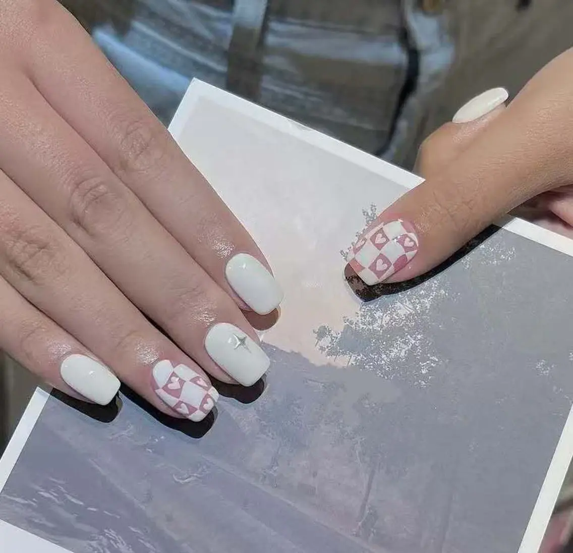 ネイル オーロラネイル フラワーネイル フットネイル フレンチネイル ジェルネイル ハンドネイル BabyYouMi nailのネイルデザイン