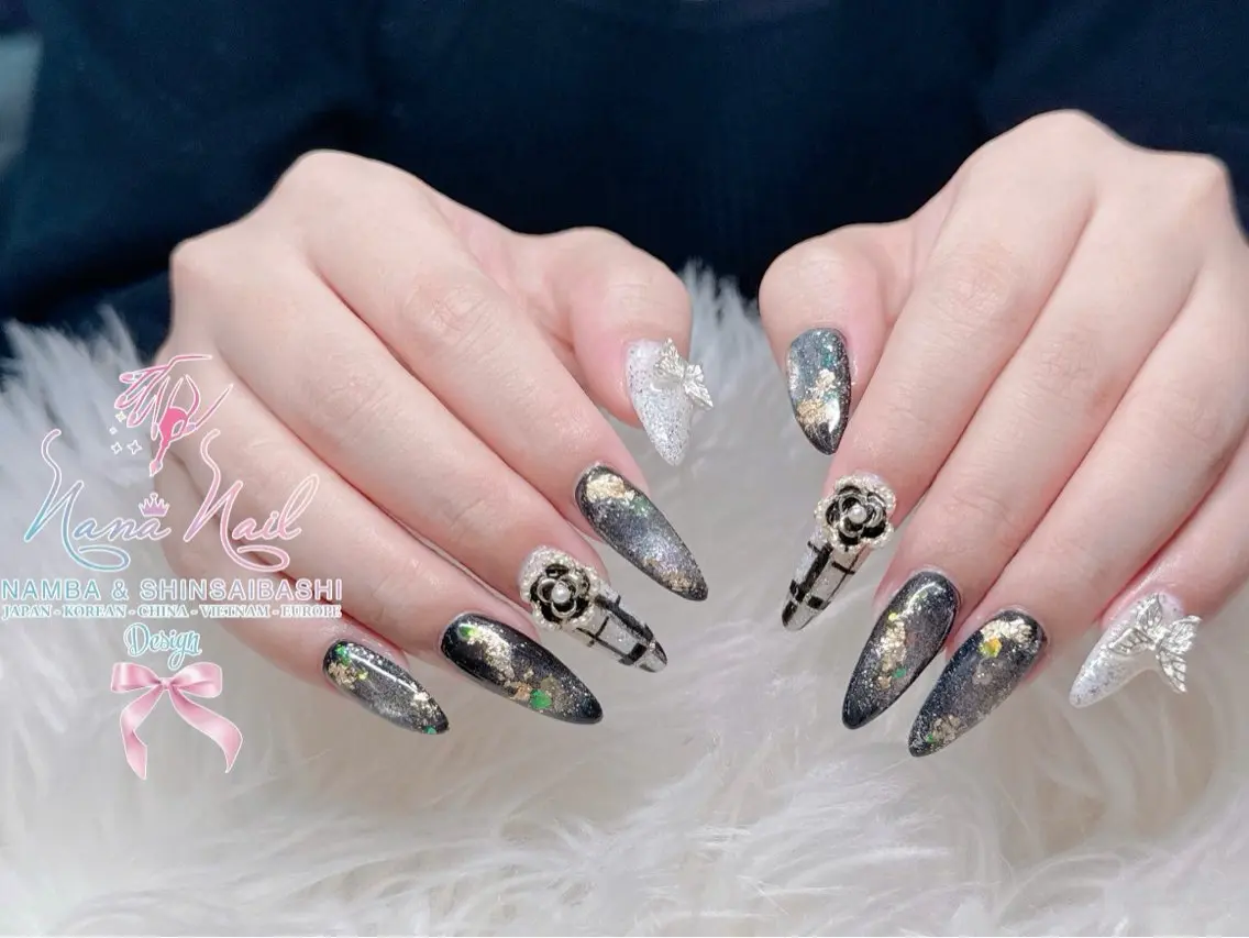 セミロング 韓国風ヘア クリスマス ハンドネイル Linanail Nambaのマツエク・マツパデザイン