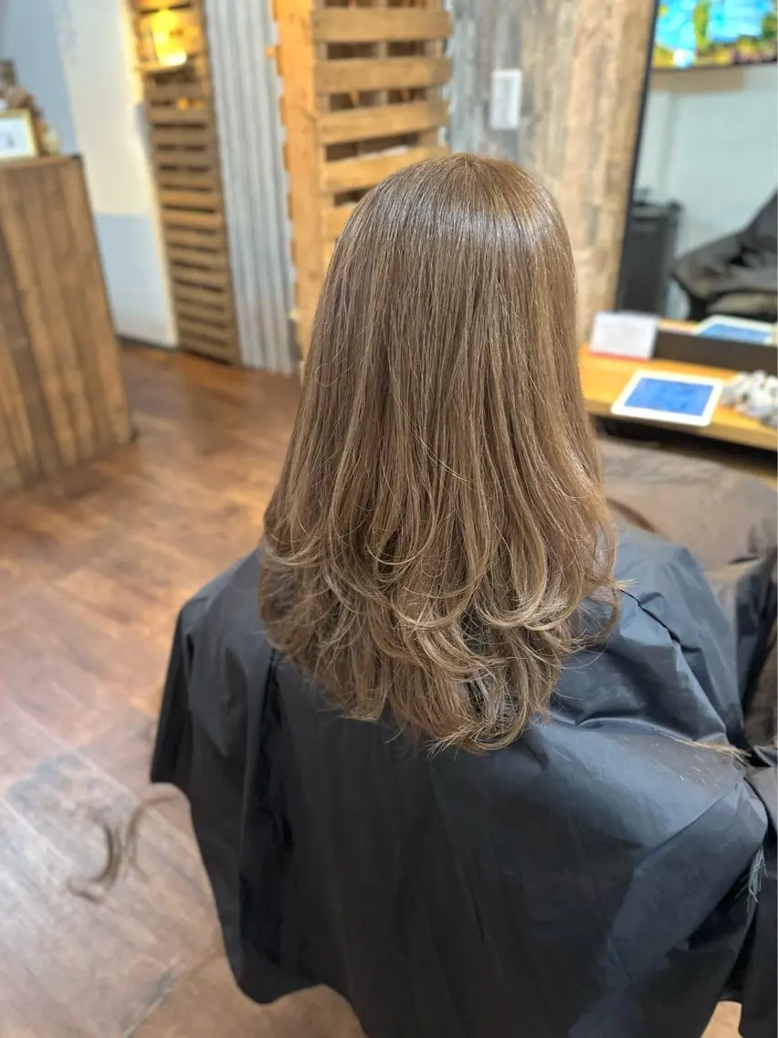 ロング カラー レイヤーカット カット ヘアカラー Luzir⭐︎ GEN⭐︎のヘアスタイル