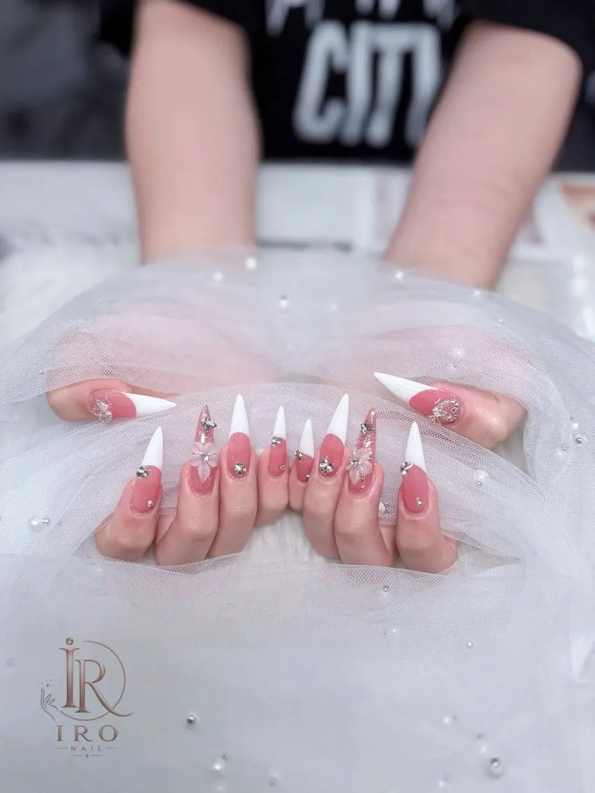 ネイル ハンドネイル IRO Nail Studioのネイルデザイン