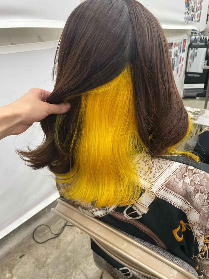 ミディアム カラー インナーカラー 推し ブリーチ  髪質改善のヘアスタイル