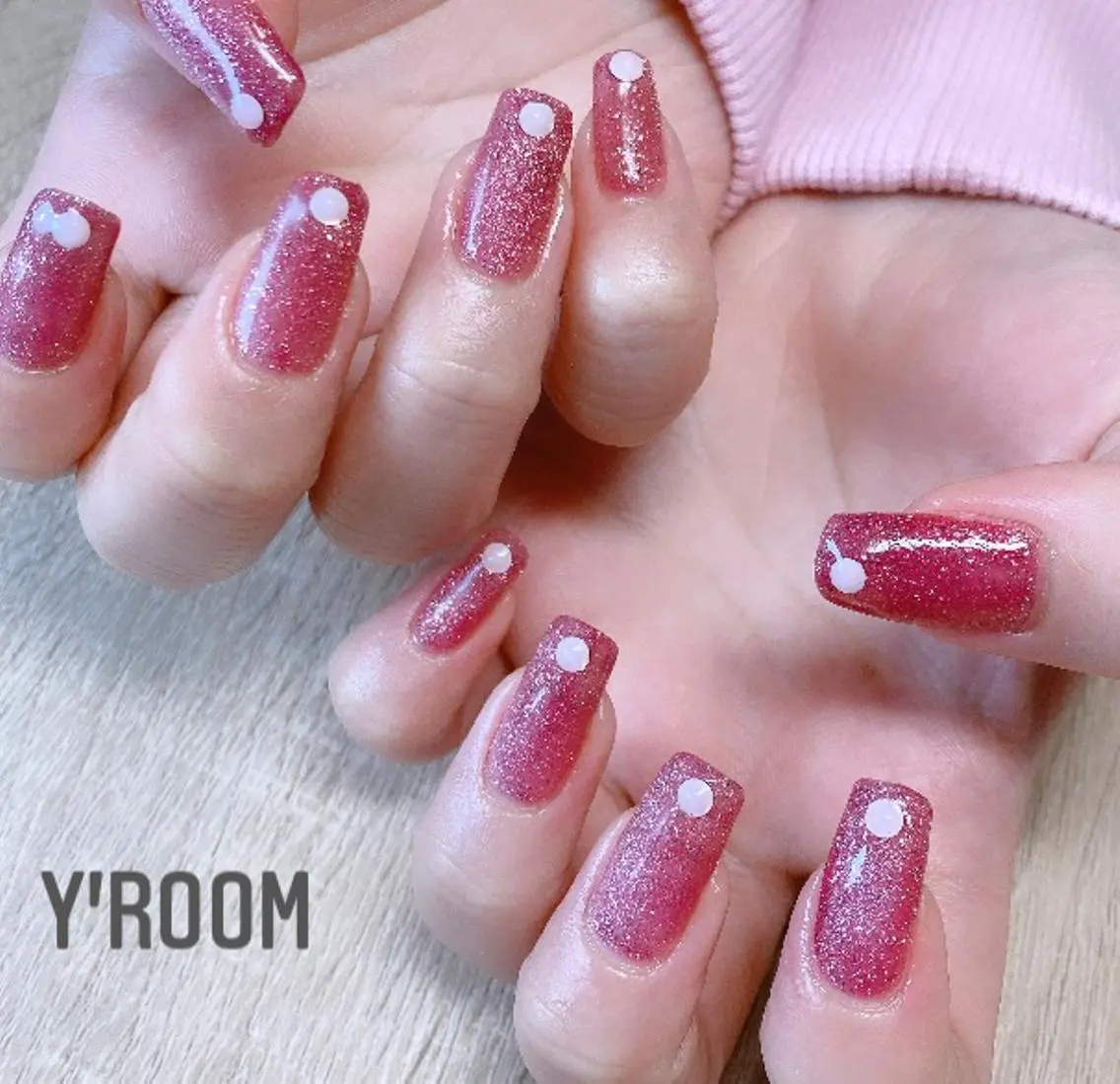 ネイル オーロラネイル フラッシュネイル フットネイル ジェルネイル 氷ネイル・うるうるネイル ハンドネイル YUKA （ネイリスト）のネイルデザイン