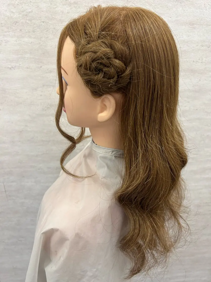 ヘアアレンジ 武田 比奈のヘアスタイル