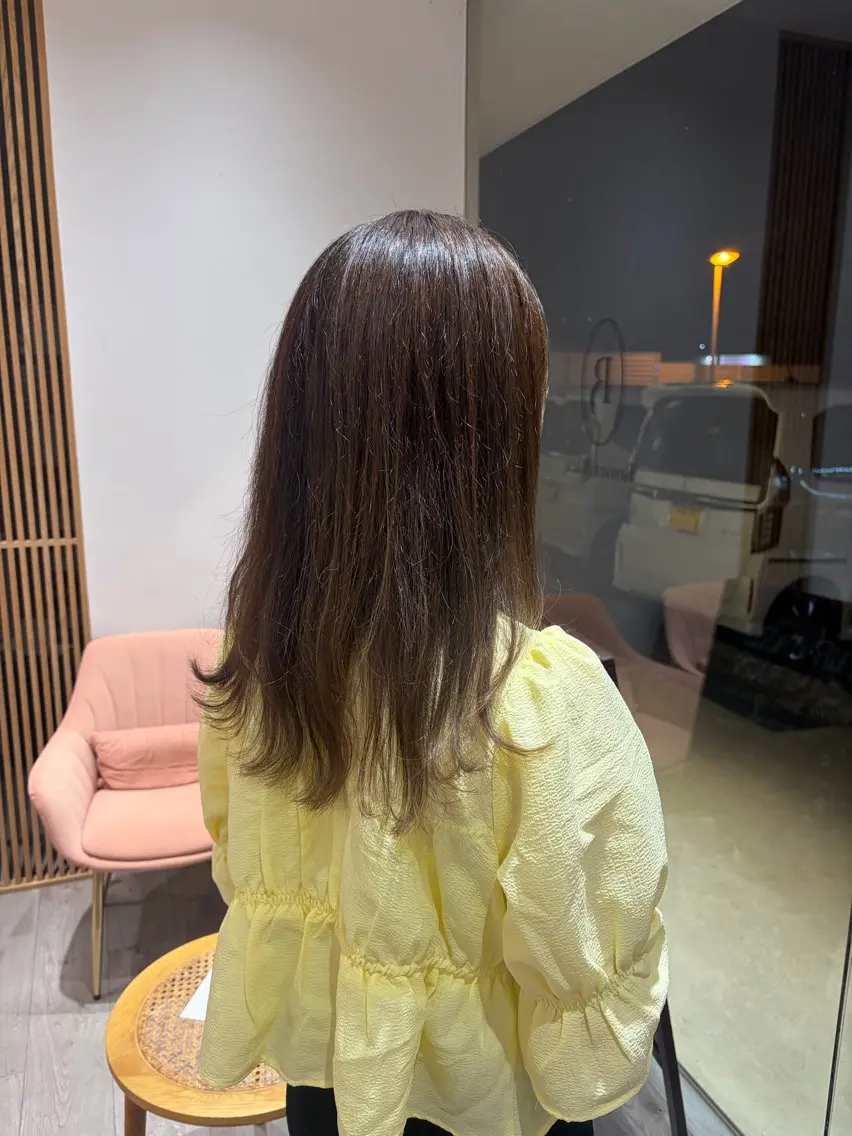 ミディアム RosierBleu 中山のヘアスタイル