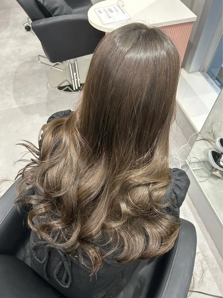 ロング カラー ブラウンカラー ヘアカラー 透明感カラー🫧 しゅうと/心斎橋のヘアスタイル