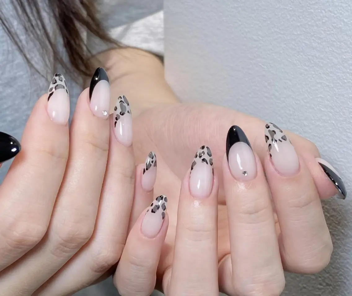 ネイル ハンドネイル 🎀 NaNa_nailのネイルデザイン