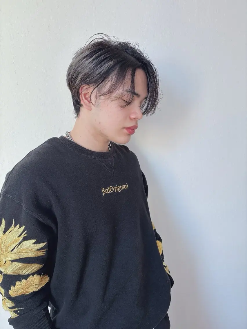 ショート カラー メンズ メンズブリーチ メンズインナーカラー ブリーチ インナーカラー シルバー カット ヘアカラー TELA HAIR 幕張本郷店 千尋のヘアスタイル