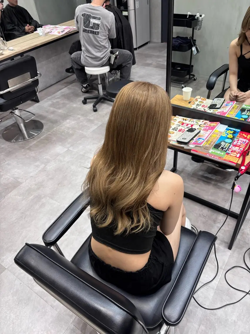 ロング 縮毛矯正 ヘアカラー 片平 帆香のヘアスタイル