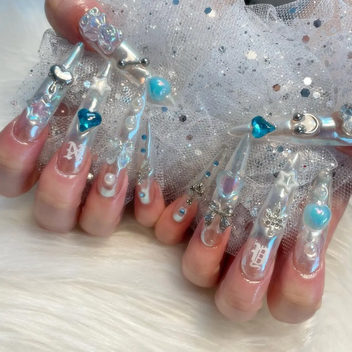 ネイル ハンドネイル ゴテゴテ💙ワンホン リオナのネイルデザイン