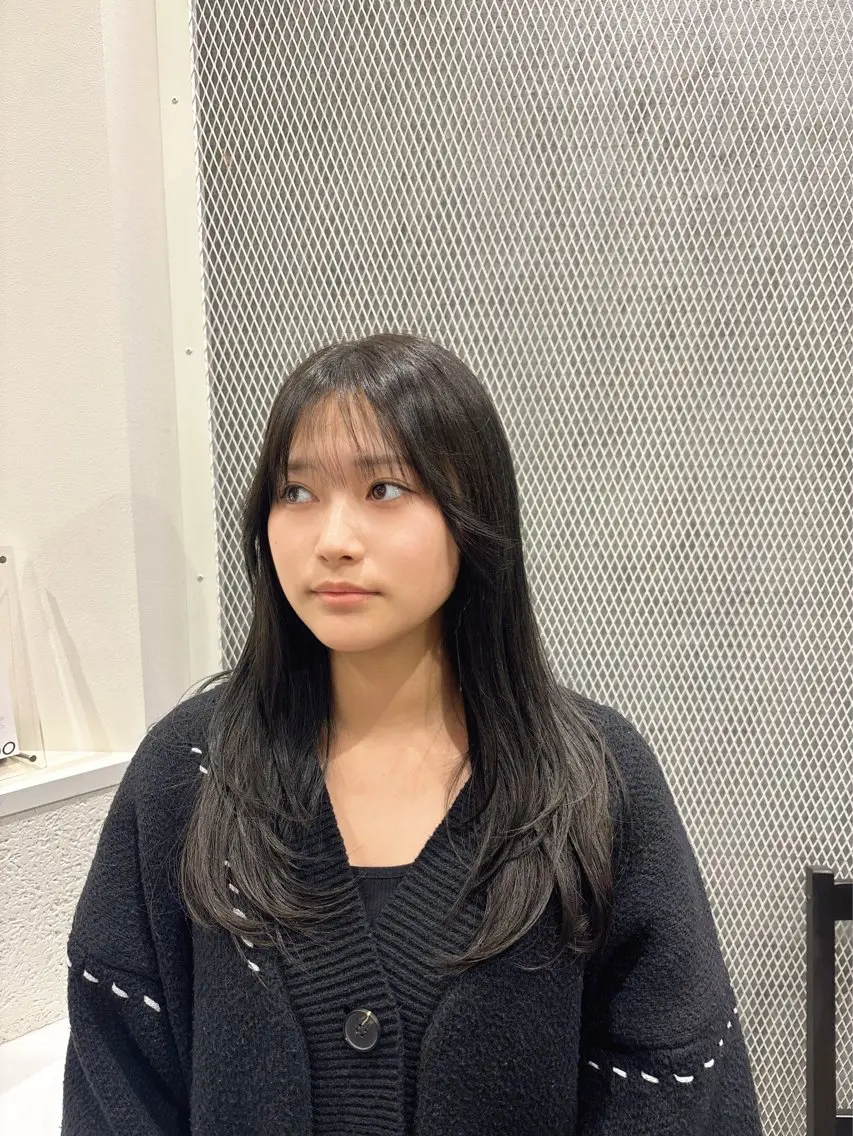 セミロング カラー レイヤーカット cocotte宜喜 弘希のヘアスタイル