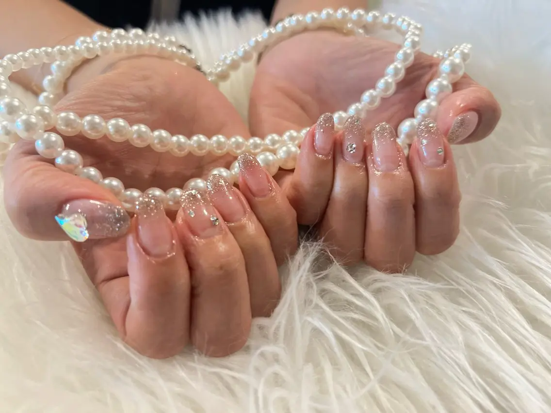 ネイル ラメ(グリッター) ラメグラデーション 88-nail. MAKIのネイルデザイン