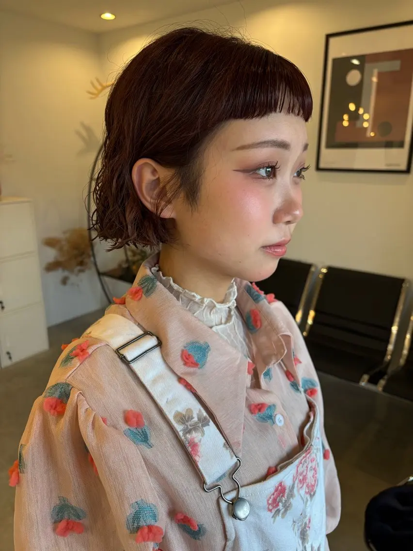 ショート カラー ブラウンカラー ピンクカラー ピンクブラウン ボブ 牧野 花夏のヘアスタイル