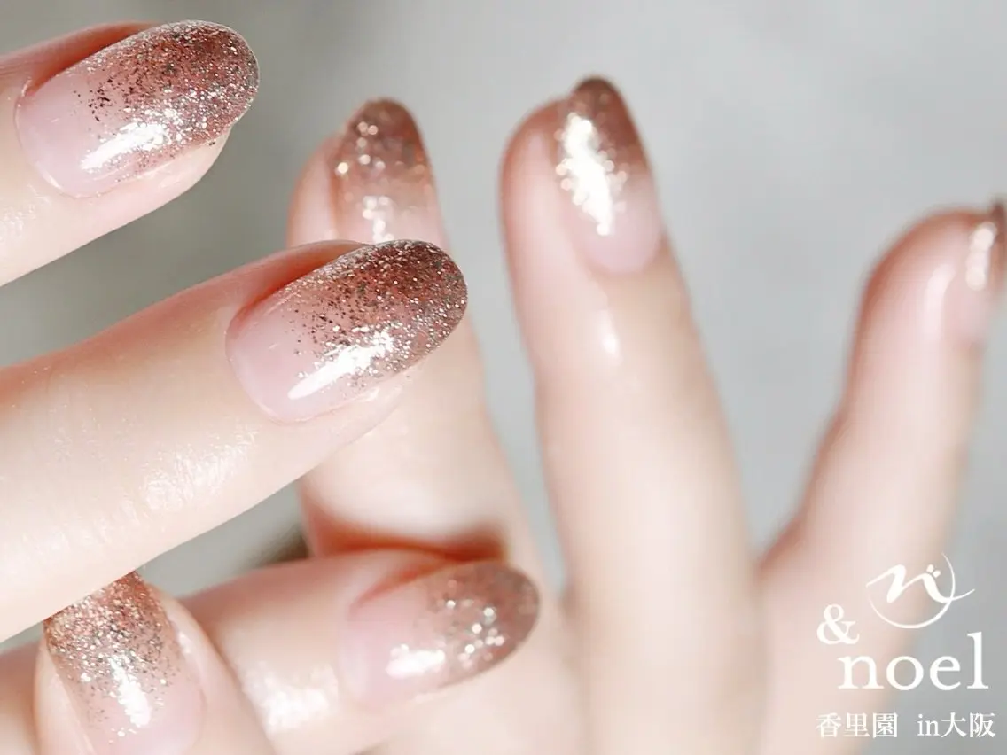 ネイル ラメ(グリッター) ラメグラデーション ハンドネイル ハンドケア Nailsalon &Noelのネイルデザイン