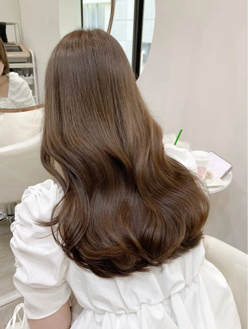 セミロング カラー ベージュカラー ブリーチ ヘーゼル イルミナカラー ブリーチなしカラー カット ヘアカラー トリートメント kohana 🎀韓国ヘア🎀🤍のヘアスタイル
