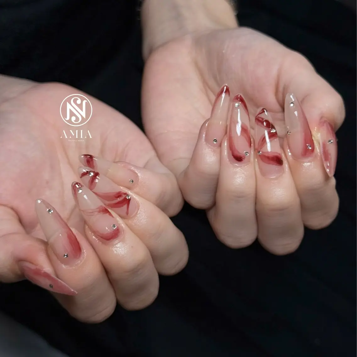 ロング ハンドネイル 🌟AMIA BEAUTY🌟のネイルデザイン