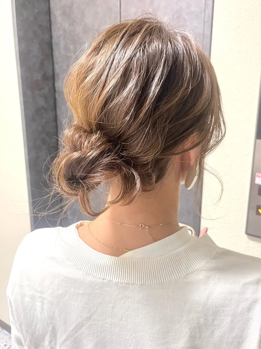 ミディアム ヘアアレンジ ヘアセット Mila Akariのヘアスタイル
