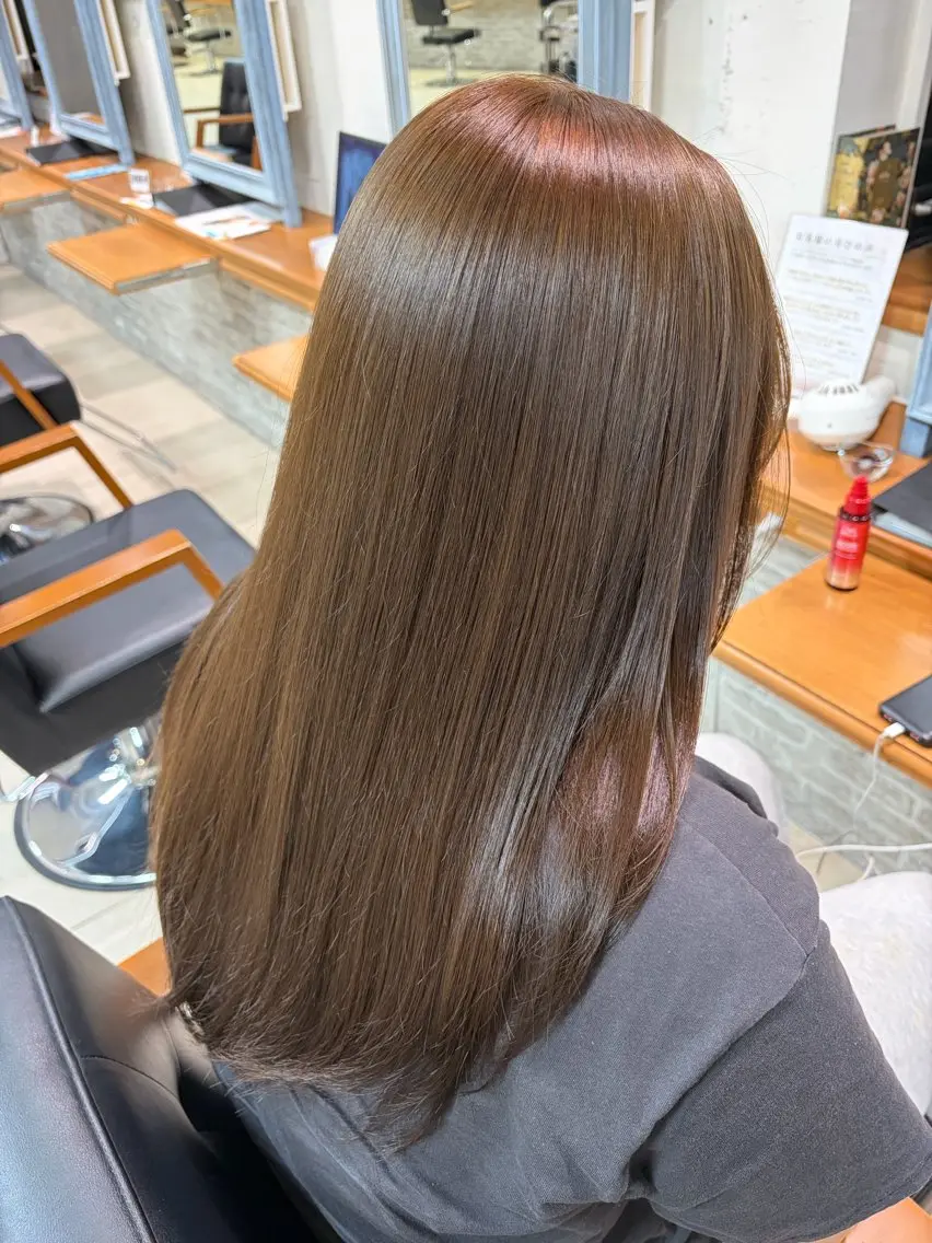 カラー ベージュカラー ブリーチ 透明感カラー ダブルカラー オリーブベージュ ホナミ🤎艶カラー/ アレンジ/縮毛矯正のヘアスタイル
