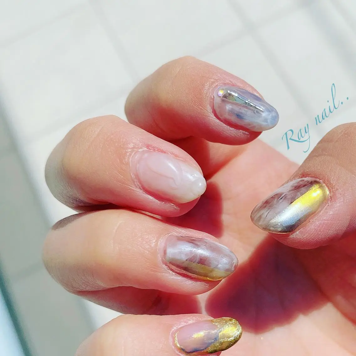 ネイル ゴールド グラデーション ミラーネイル ニュアンスネイル シルバー nailsalon ∞ ﾐｶﾅﾙ ∞のネイルデザイン