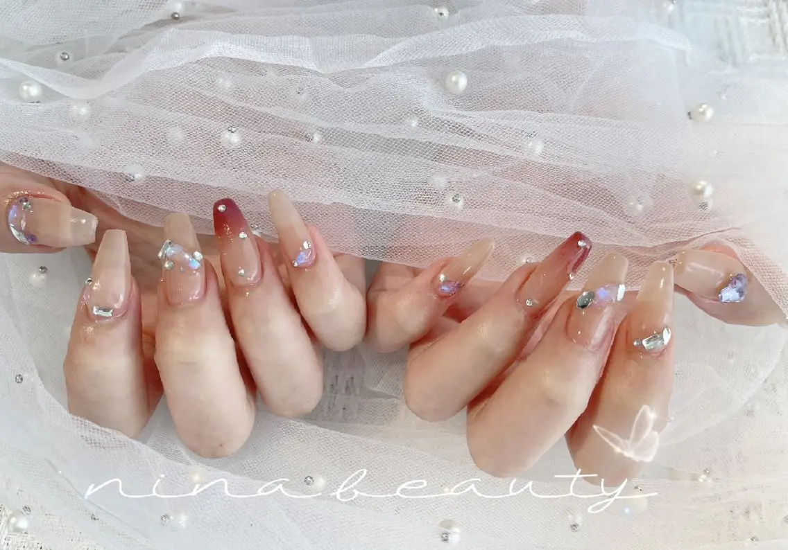 セミロング ninabeauty 新宿のネイルデザイン