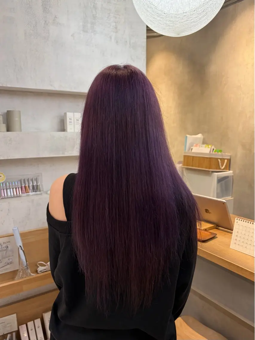 ロング カラー ブリーチ カシス 鈴木由衣 /ショート/艶カラーのヘアスタイル