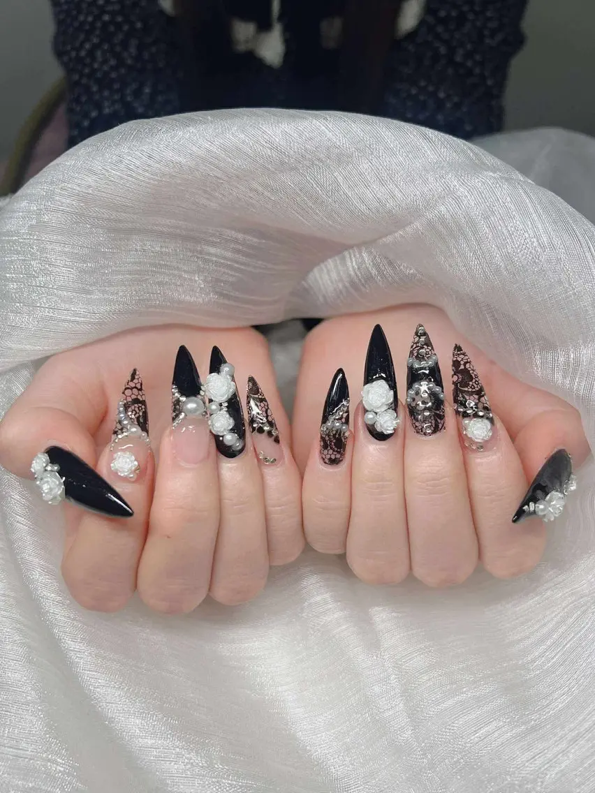 ネイル 長さ出し グラデーション 卒業式 キラキラネイル マグネットネイル ハンドネイル Lee Nailsのネイルデザイン