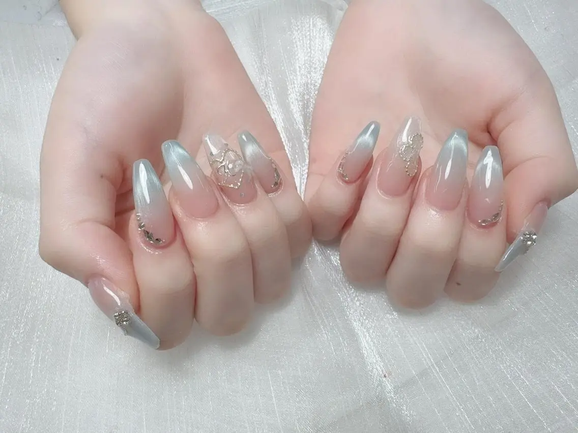ネイル ブラウン フレンチネイル 韓国ネイル マグネットネイル ニュアンスネイル ハンドネイル Hana Rose Nailのネイルデザイン
