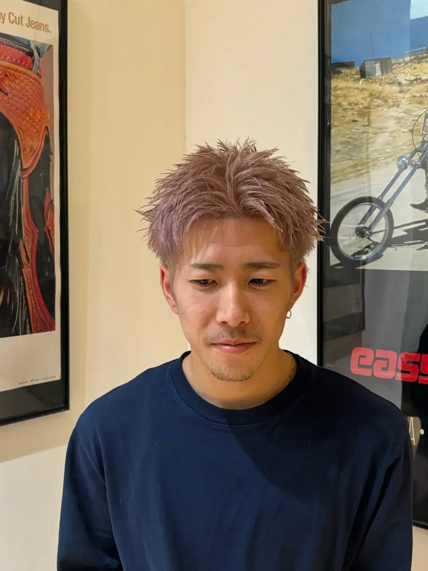 ショート カラー メンズ ベージュカラー ダブルカラー ピンクカラー ピンクベージュ 鈴木 静のヘアスタイル
