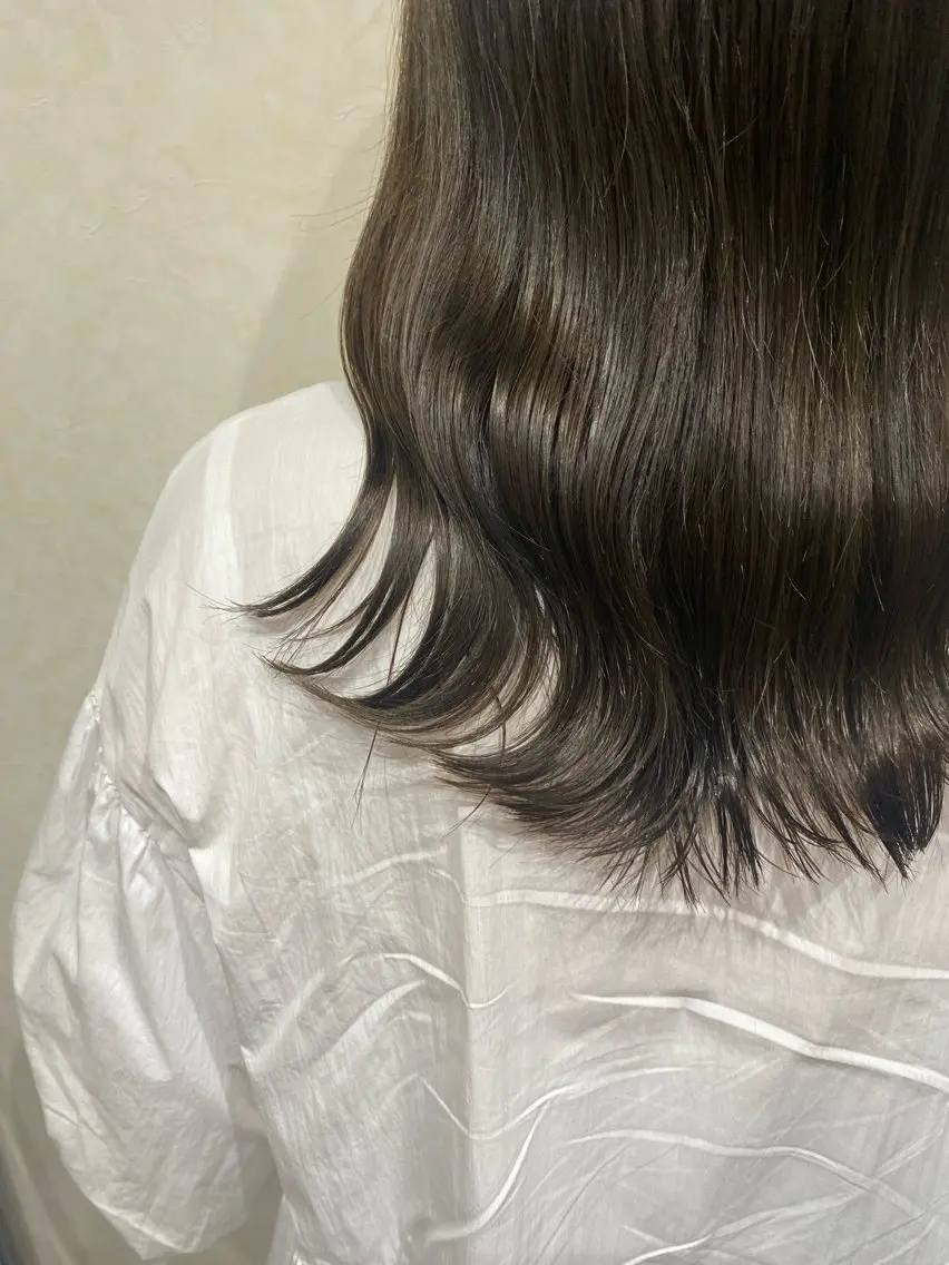 ロング カラー 透明感カラー グレージュ イルミナカラー オリーブカラー 縮毛矯正 N°jemica 🫧REIKA🫧のヘアスタイル