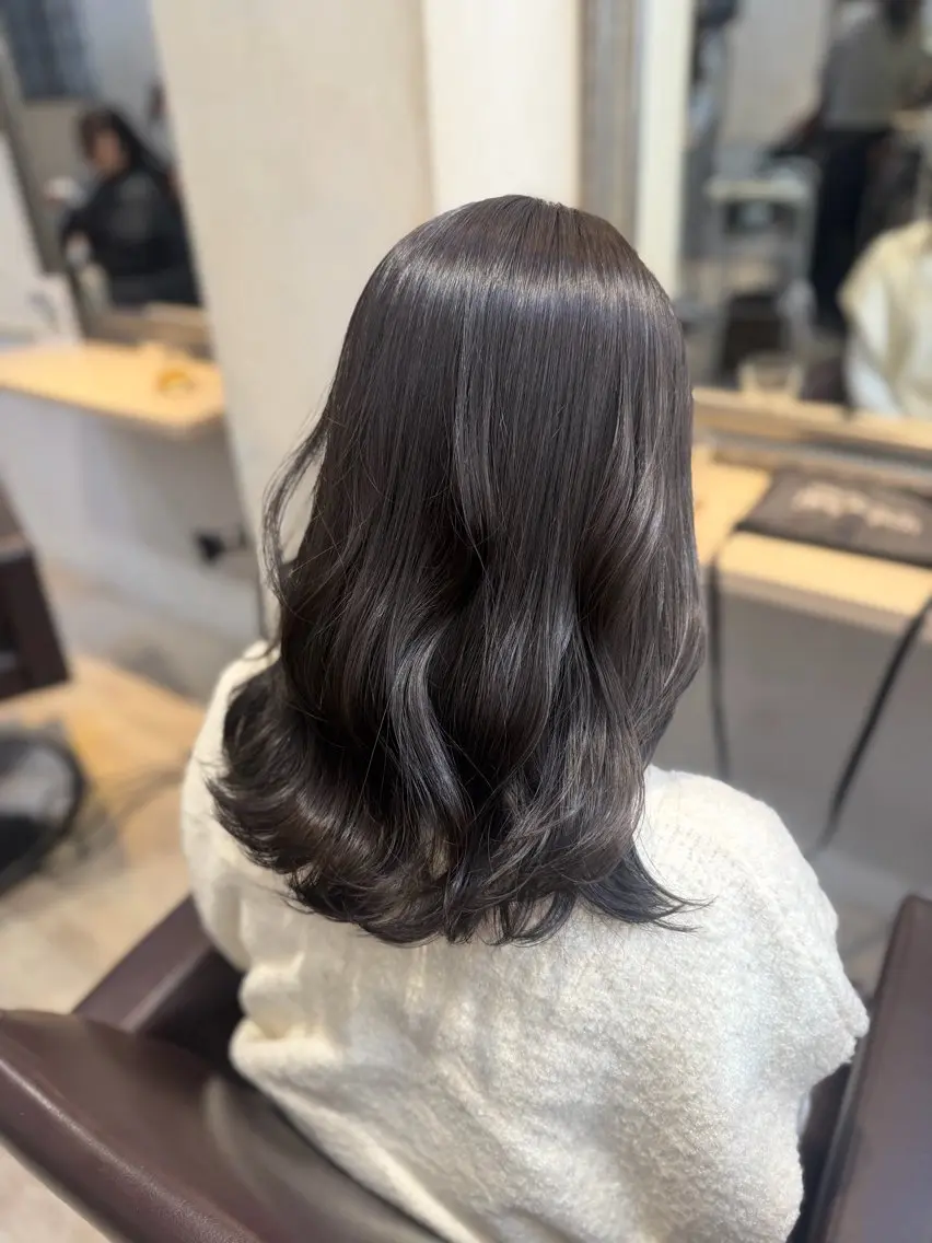 ミディアム カラー 透明感カラー グレージュ オリーブグレージュ オリーブグレー Lutia 新宿 髪質改善/アカリ🎀のヘアスタイル