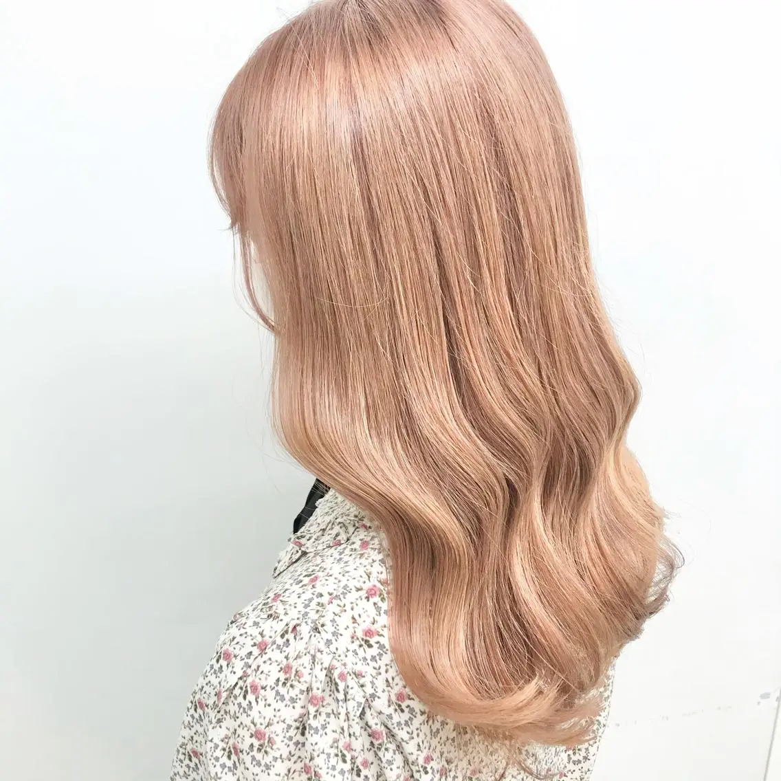ロング カラー 🩵ハイトーン 美咲🩵のヘアスタイル
