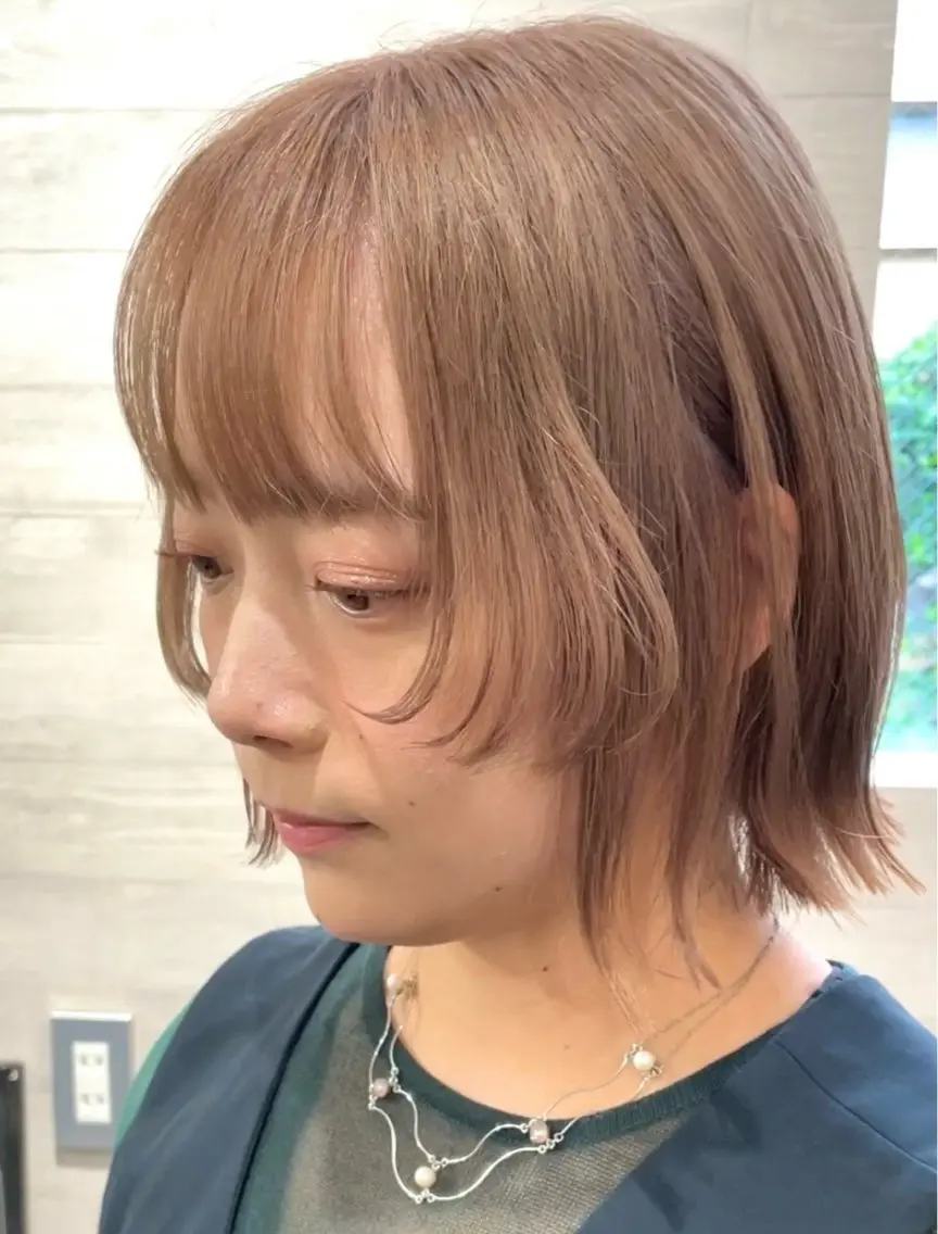 ショート カラー ベージュカラー ミルクティーベージュ 顔周りカット 西川 賢一のヘアスタイル