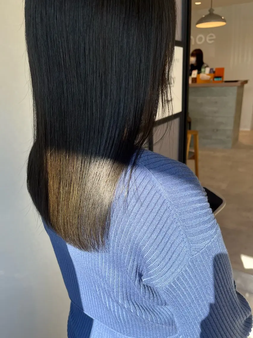 セミロング うる艶カラー asukaのヘアスタイル