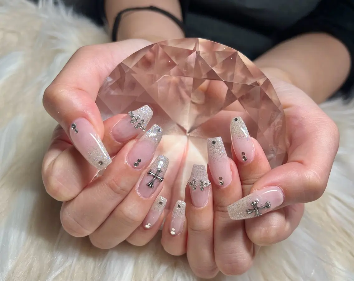 ネイル 長さ出し フレンチネイル ジェルネイル グラデーション 韓国ネイル ハンドネイル Nail&eye Belire 新宿のネイルデザイン