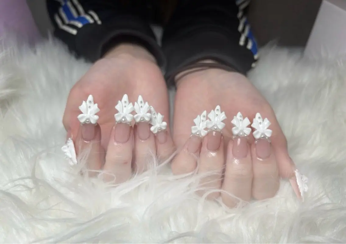 ネイル ハンドネイル ハンドケア Hi beauty 渋谷のネイルデザイン
